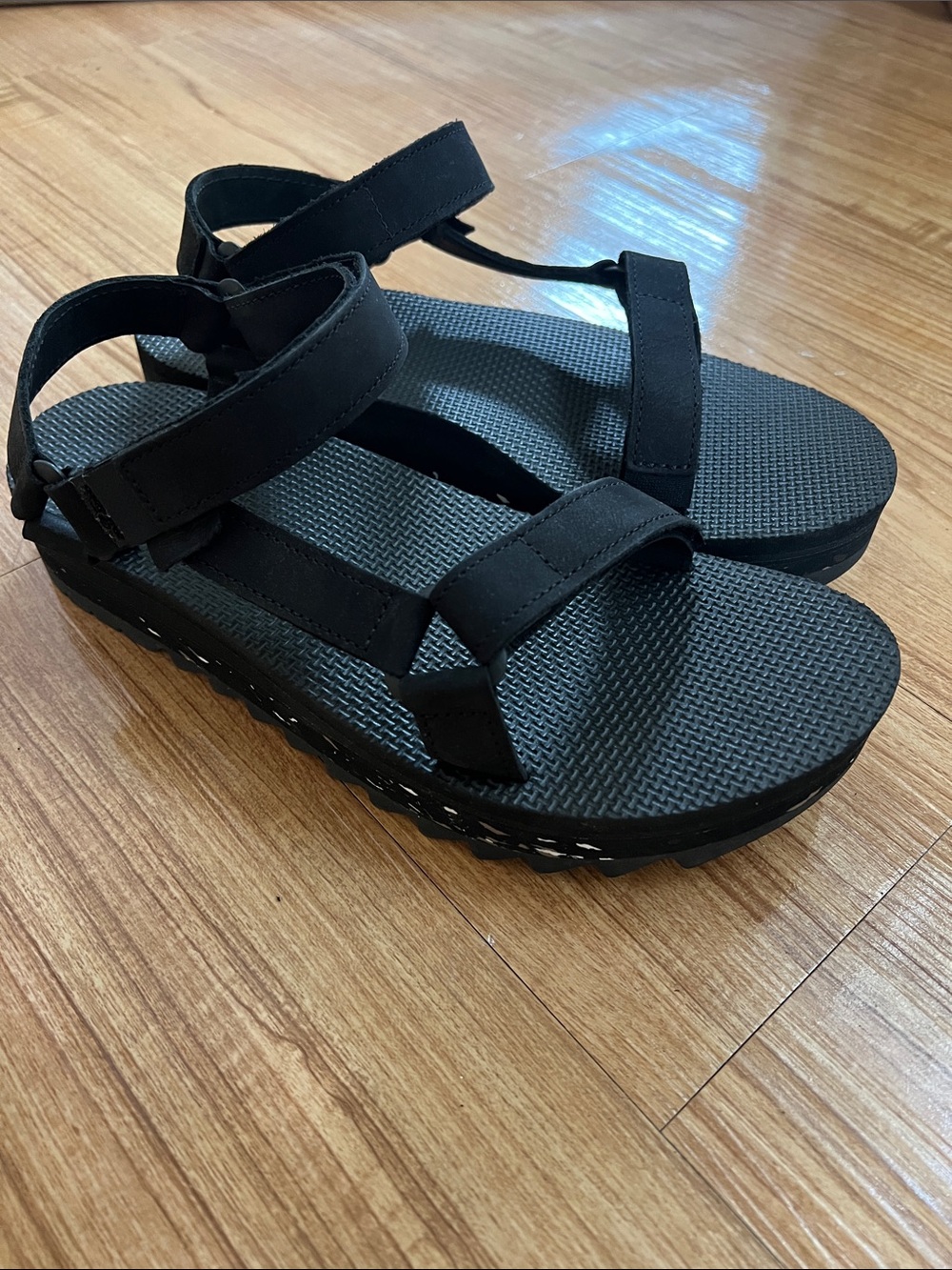 Teva Midform Leather